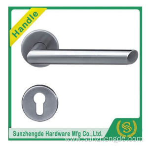 SZD STH-112 Modern Stylish Brushed Stainless Lever Door Handle Pair On Rose Set+Escutcheon
